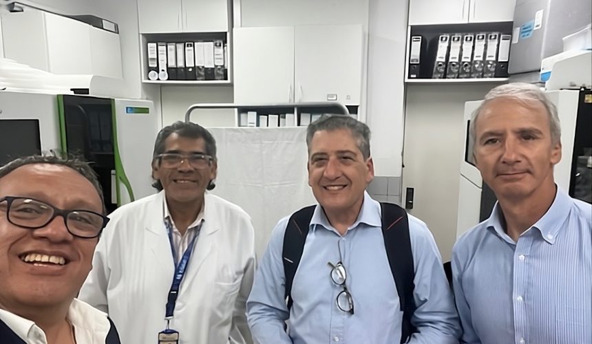 Instalación del primer equipo CLOROCHECK en Perú, en el Hospital Nacional Edgardo Rebagliati Martins